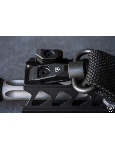 Strike Industries Port Link Angled KeyMod, M-LOK QD Mount Black SI-LINK-AQD-BK