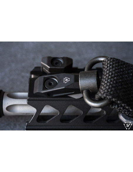 Strike Industries Port Link Angled KeyMod, M-LOK QD Mount Black SI-LINK-AQD-BK Strike Industries Port Link Angled KeyMod, M-LOK QD Mount Black SI-LINK-AQD-BK