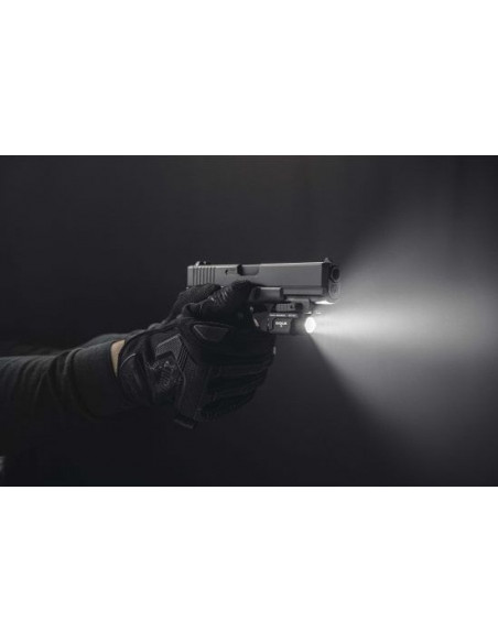 Armytek Buckler M1 Weapon mounted Flashlight Picatinny QD White Light F09301C Armytek Buckler M1 Weapon mounted Flashlight Picatinny QD White Light F09301C