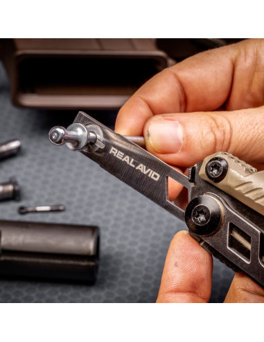 Kompaktiškas AR-15 ginklų priežiūros įrankis Real Avid gramdiklis