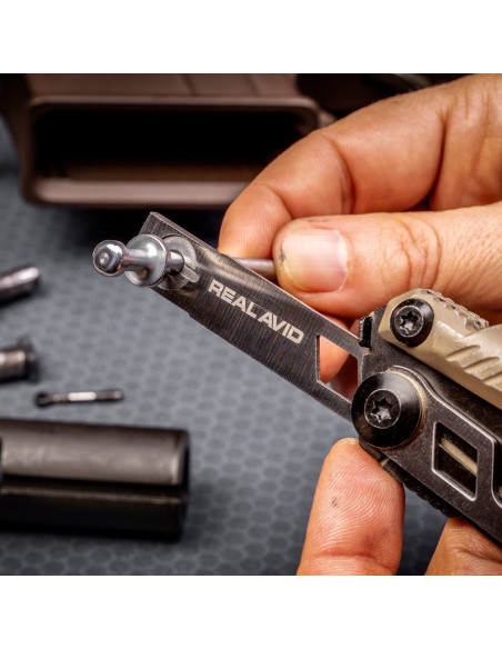 Kompaktiškas AR-15 ginklų priežiūros įrankis Real Avid gramdiklis
